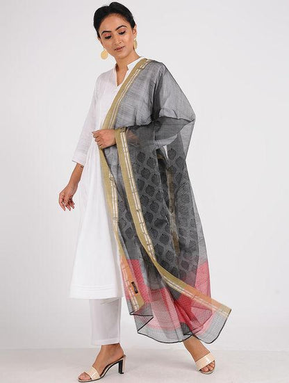 Block printed dupatta Sarees & Stoles Sonal Kabra Sonal Kabra Buy Shop online premium luxury fashion clothing natural fabrics sustainable organic hand made handcrafted artisans craftsmen