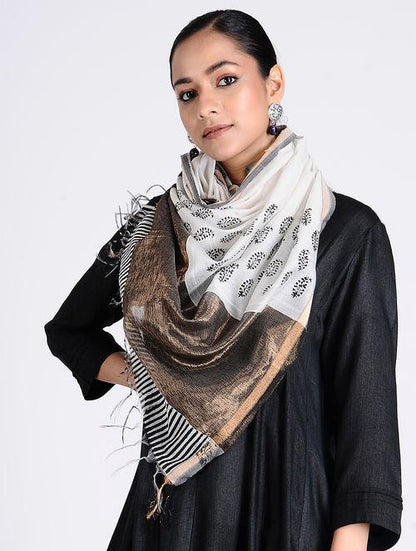 Maheshwari cotton silk ivory stole with stylised paisley motif, pattern in a row, minimal block printing, black pigment, nude black border, natural fabric, organic, buy online