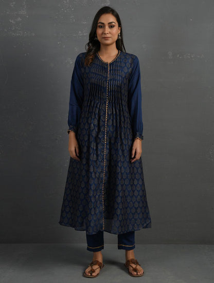 (Set of 3) Indigo Block Printed Handwoven Chanderi Kurta with Mul Slip & Pants Kurta The Neem Tree Sonal Kabra Buy Shop online premium luxury fashion clothing natural fabrics sustainable organic hand made handcrafted artisans craftsmen